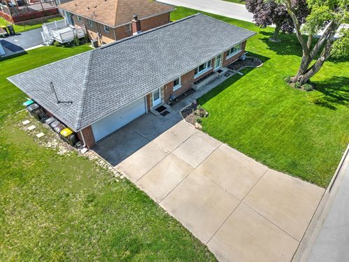 9702 Oak Park Ave, Chicago Ridge, IL, 60415-1192 | Card Image