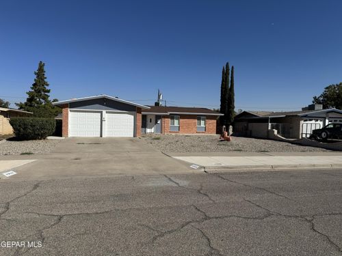 8701 Grover Dr, El Paso, TX, 79925-4915 | Card Image