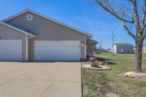 7355 Sw 23rd Ct, Topeka, KS, 66614-6085 | Card Image