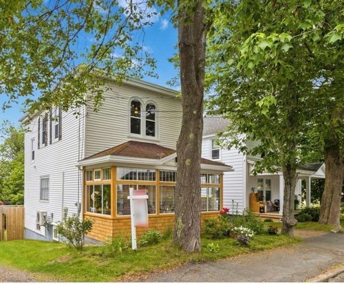 24 Queen St, Bridgewater, NS, B4V1P2 | Card Image