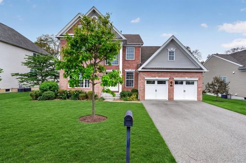 10 W Van Buren Way, East Fishkill, NY, 12533-7349 | Card Image