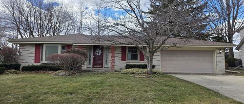 7965 S Wynbrook Court, Oak Creek, WI, 53154 | Card Image