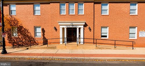 116 E Washington Street, CHARLES TOWN, WV, 25414 | Card Image