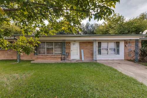 425 Lybrand St, Wills Point, TX, 75169-2200 | Card Image