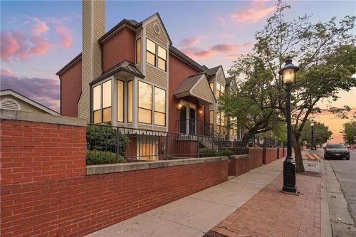 983 Pennsylvania Ave, Kansas City, MO, 64105-1315 | Card Image