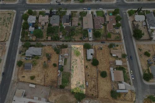 207 Ballpark Aly, Hanford, CA, 93230-5403 | Card Image