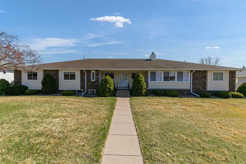 2-4704 9th St, East Moline, IL, 61244-4445 | Card Image