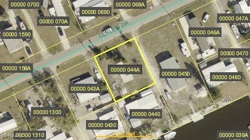 4915 Curlew Dr, SAINT JAMES CITY, FL, 33956-2826 | Card Image