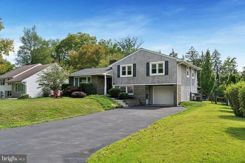 102 Hunter Rd, PLYMOUTH MEETING, PA, 19462-1918 | Card Image