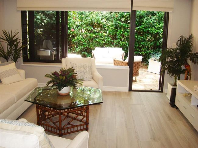 Living Area | Image 8