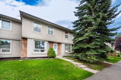 43-123 Queensland Drive Se, Calgary, AB, T2J3R3 | Card Image