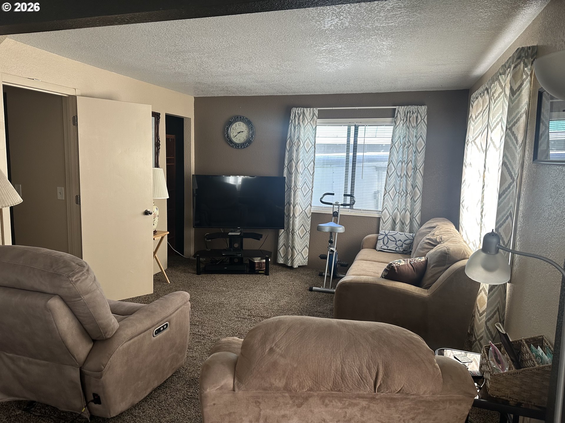 Residential in Reedsport 4