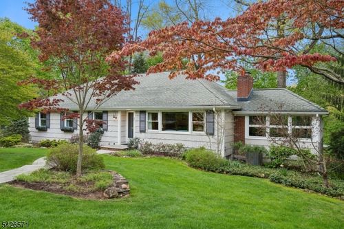 27 Hillside Ter, Summit, NJ, 07901-4117 | Card Image