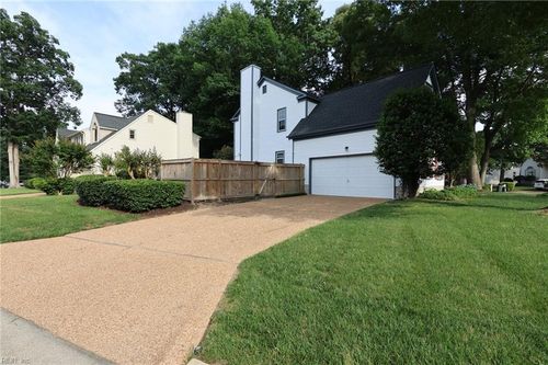 401 Rock Creek Ct, Yorktown, VA, 23693-5555 | Card Image