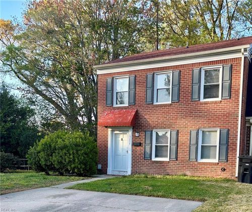 5234 Clover Hill Dr, Portsmouth, VA, 23703-4128 | Card Image