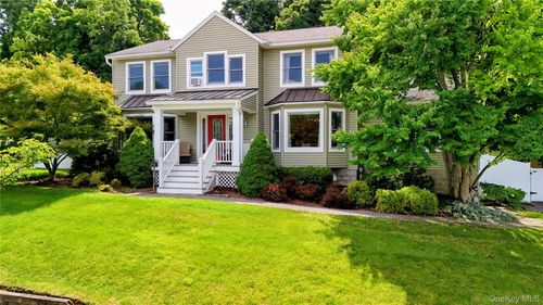 38 Kenilworth Ln, Warwick, NY, 10990-3637 | Card Image