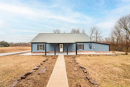 895 Malone Farm Ln, Belton, KY, 42324-3526 | Card Image