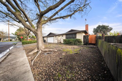 1500 Floyd Avenue, Modesto, CA, 95355 | Card Image