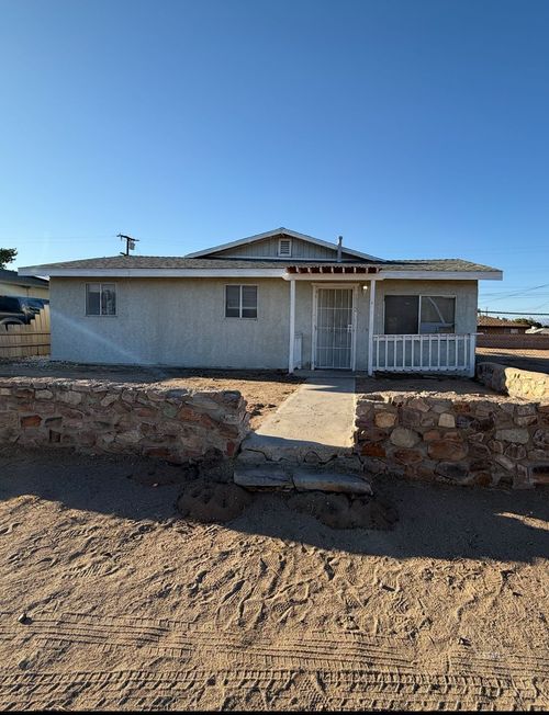 1032 W Coronado Ave, Ridgecrest, CA, 93555-4816 | Card Image