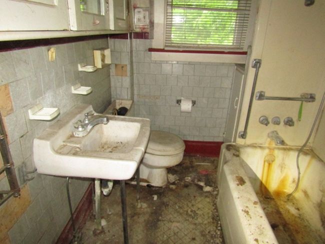 445 4th St, House other with 2 bedrooms, 1 bathrooms and 1 parking in Freedom PA | Image 14