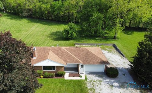 421 Parklane Dr, Woodville, OH, 43469-9742 | Card Image