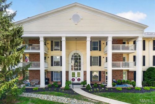 11-1530 Bedford Forge Ct, Chesterfield, MO, 63017-4938 | Card Image