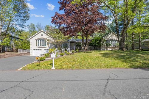 10 Elyise Rd, Monsey, NY, 10952-1412 | Card Image