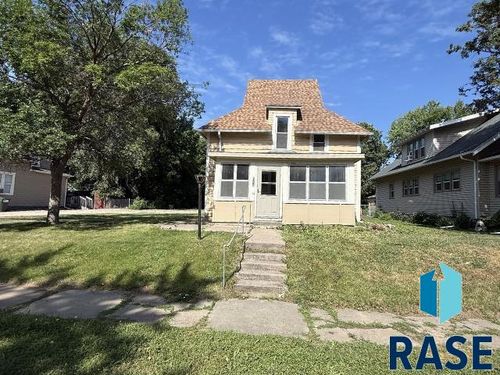 611 N Walts Ave Avenue, Sioux Falls, SD, 57104 | Card Image