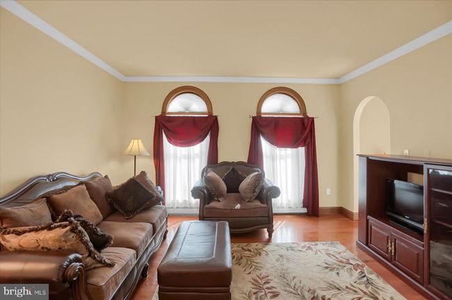 8812 S Susquehanna Trl, House other with 4 bedrooms, 3 bathrooms and null parking in Port Trevorton PA | Image 10