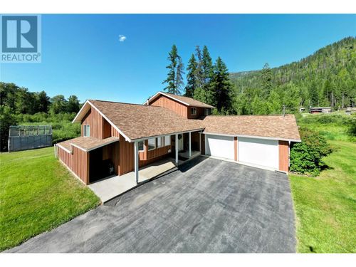 2235 Highway 3b, Fruitvale, BC, V0G | Card Image
