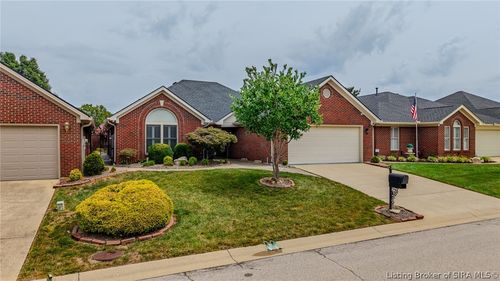 3202 Greenleaves Dr, Jeffersonville, IN, 47130-7560 | Card Image