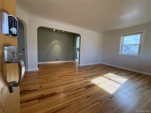 4624 S Logan St, Englewood, CO, 80113-5827 | Card Image