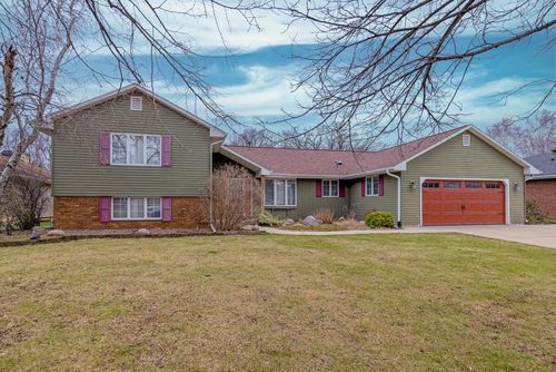 335 Forest Lake Dr, Milton, WI, 53563-1807 | Card Image