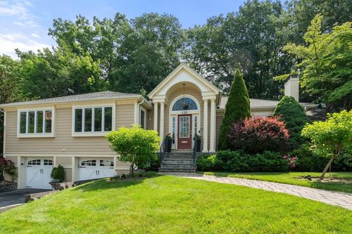 120 Cynthia Rd, Newton, MA, 02459-2864 | Card Image