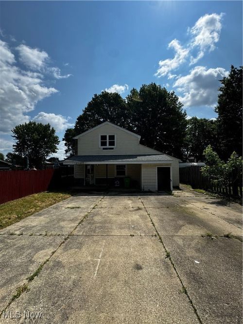 1489 Lakeview St, Lakemore, OH, 44250-9592 | Card Image