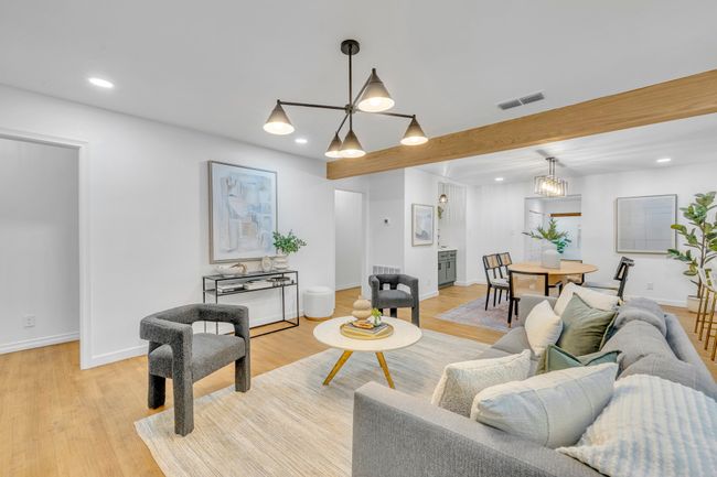 6615 Hialeah Dr, House other with 4 bedrooms, 3 bathrooms and null parking in Dallas TX | Image 6