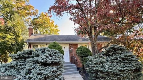 3221 Holly Hill Dr, FALLS CHURCH, VA, 22042-3656 | Card Image