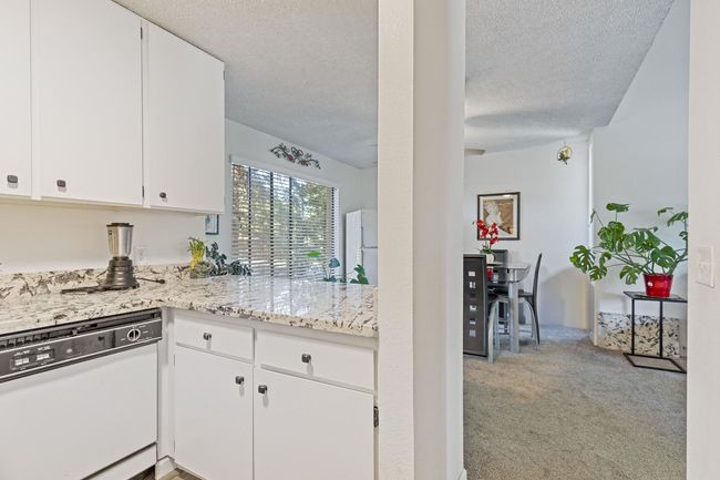 UNIT-4 - 2200 Woodside Ln, Condo with 2 bedrooms, 1 bathrooms and null parking in Sacramento CA | Image 11