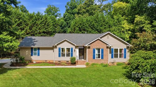 121 Oak St, Belmont, NC, 28012-3648 | Card Image