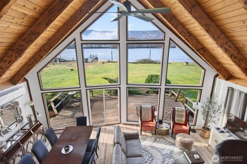 301 W Sunny Sands Rd, Cathlamet, WA, 98612-9707 | Card Image