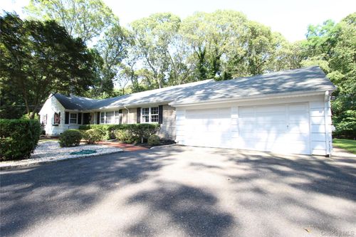 54 Aspen Ln, Stony Brook, NY, 11790-2104 | Card Image