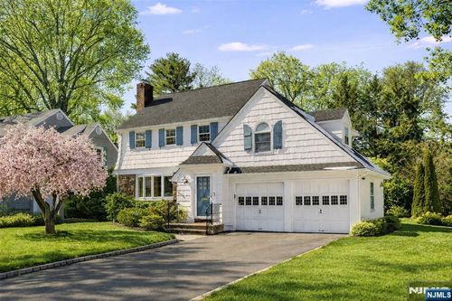 127 Central Ave, Glen Rock, NJ, 07452-1838 | Card Image