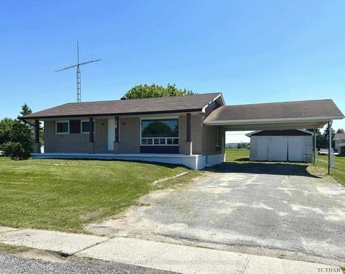 {{alt}} | Card Image