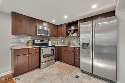 1 Bayshore Mobile Mnr, Hazlet, NJ, 07730-4125 | Card Image