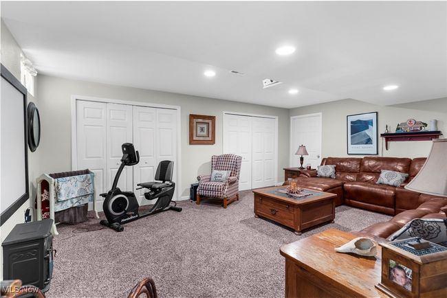 Lower Level Family Room | Image 30