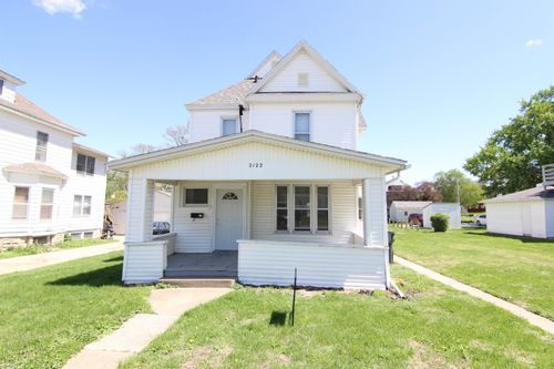 2122 Olive St, Cedar Falls, IA, 50613-3735 | Card Image