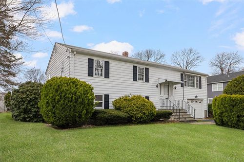 93 Norman St, Cumberland, RI, 02864-6411 | Card Image