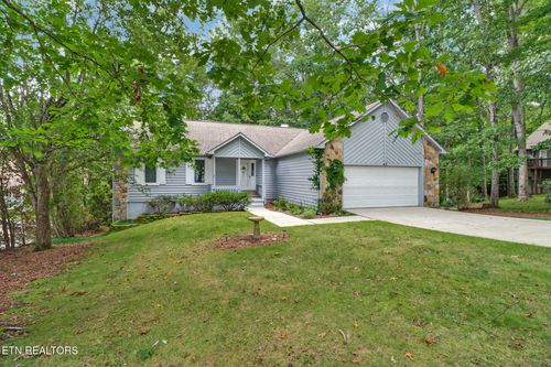 42 Overlook Cir, Crossville, TN, 38558-4013 | Card Image