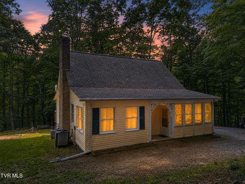 12034 Waterhouse Ln, Meadowview, VA, 24361-3940 | Card Image