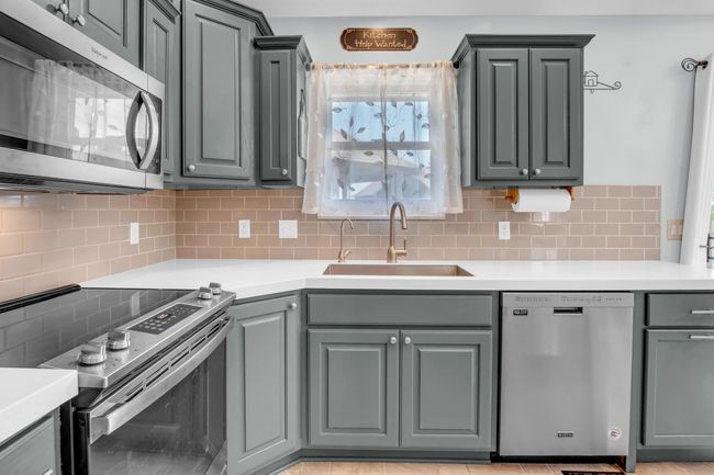 1430 Redbud Ct, House other with 5 bedrooms, 3 bathrooms and null parking in Halstead KS | Image 15